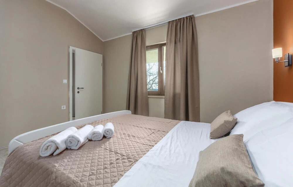 Beautiful Home in Katun With Wifi and 3 Bedrooms