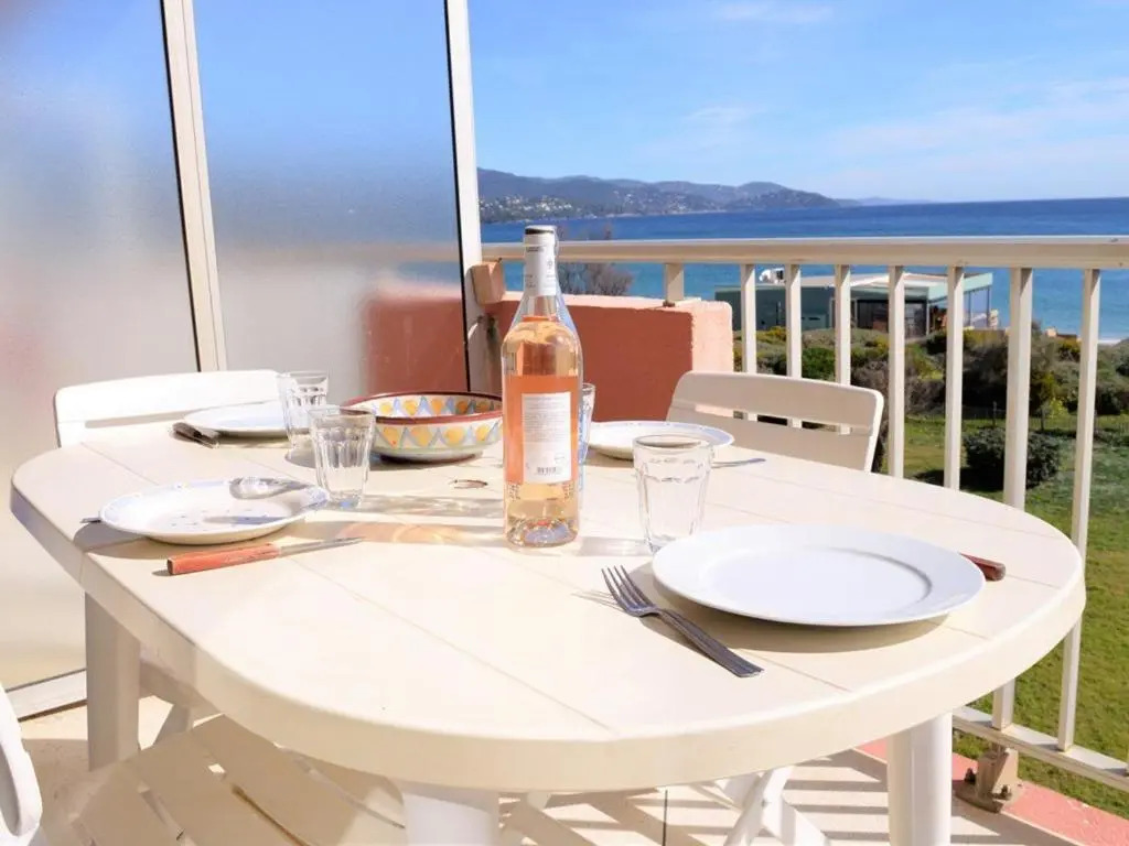 Appartement Le Lavandou, 1 pièce, 2 personnes - FR-1-251-307