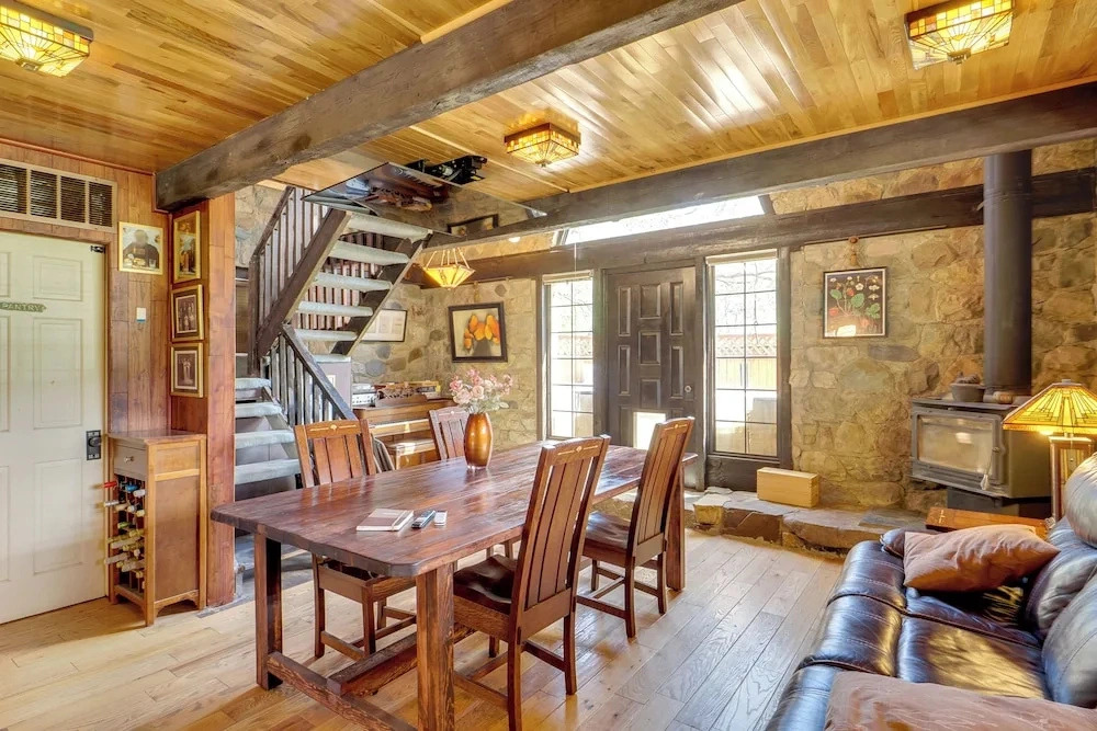 Historical Mtn-view Getaway w/ Hot Tub in Sandy