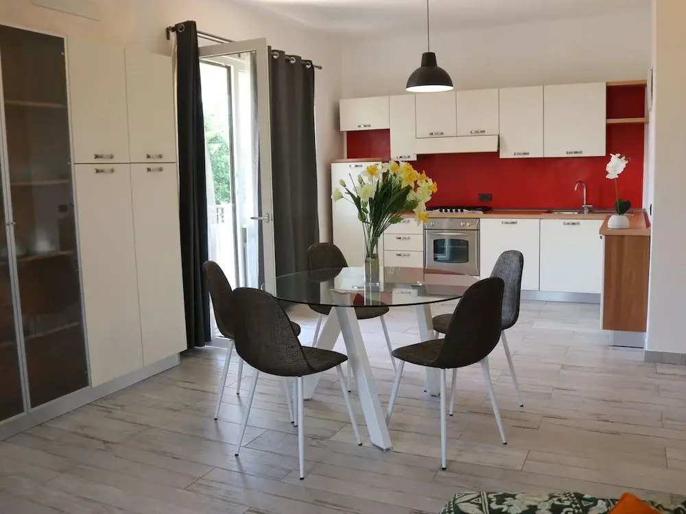 Holiday Apartment near Lake, Shared Swimming Pool