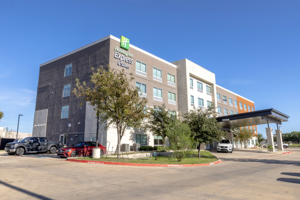 Holiday Inn Express & Suites Dallas Northeast - Arboretum by IHG