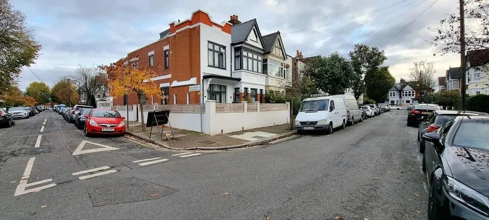 Modern Duplex in Ealing Common