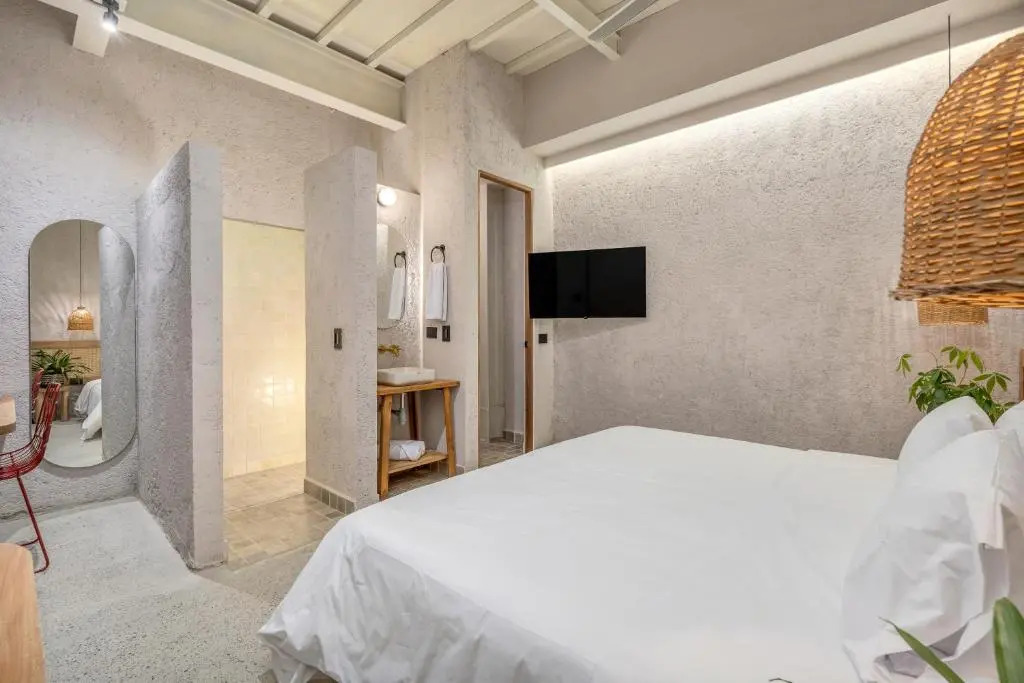 Botánica Hotel Manila by HOUSY