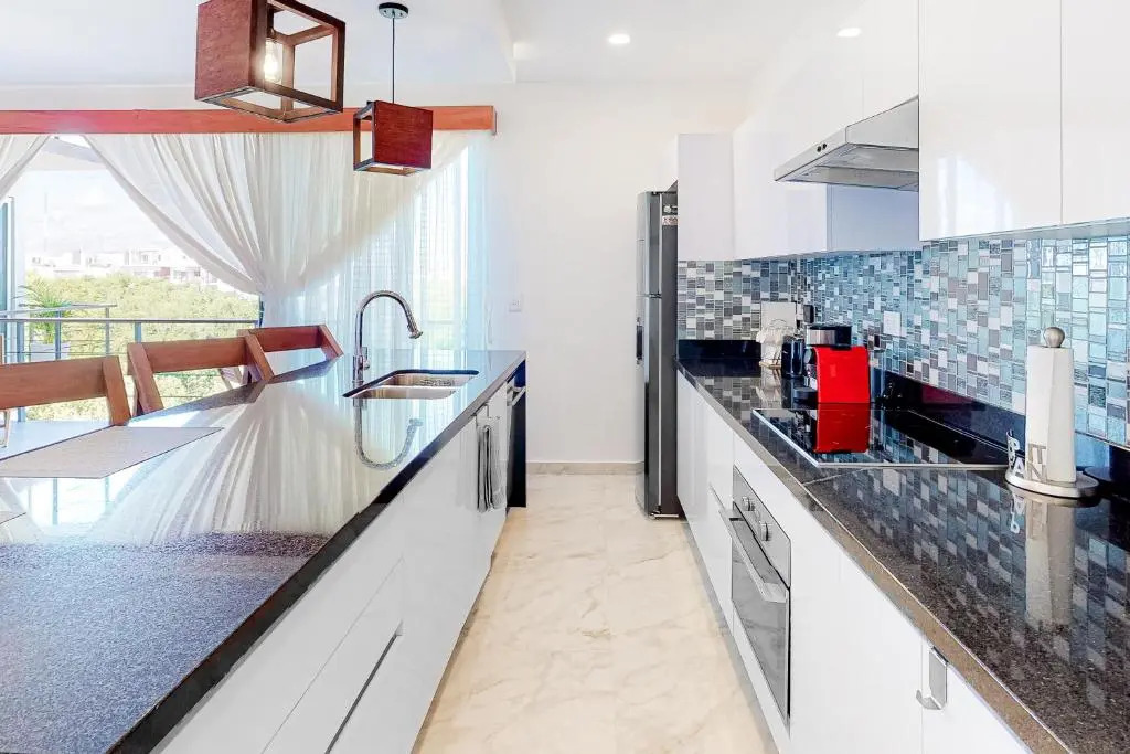 Eight VIP Beach Condo 301
