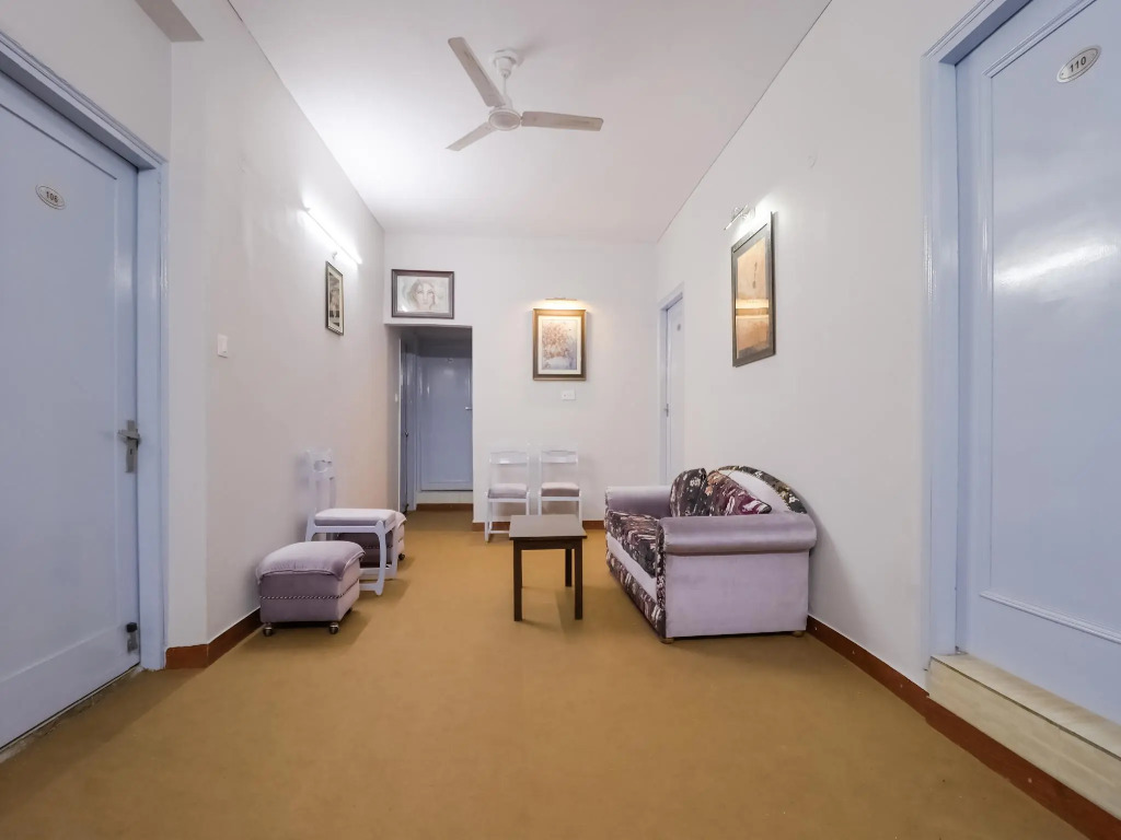 OYO 60592 Budget Hotel By The Mountains