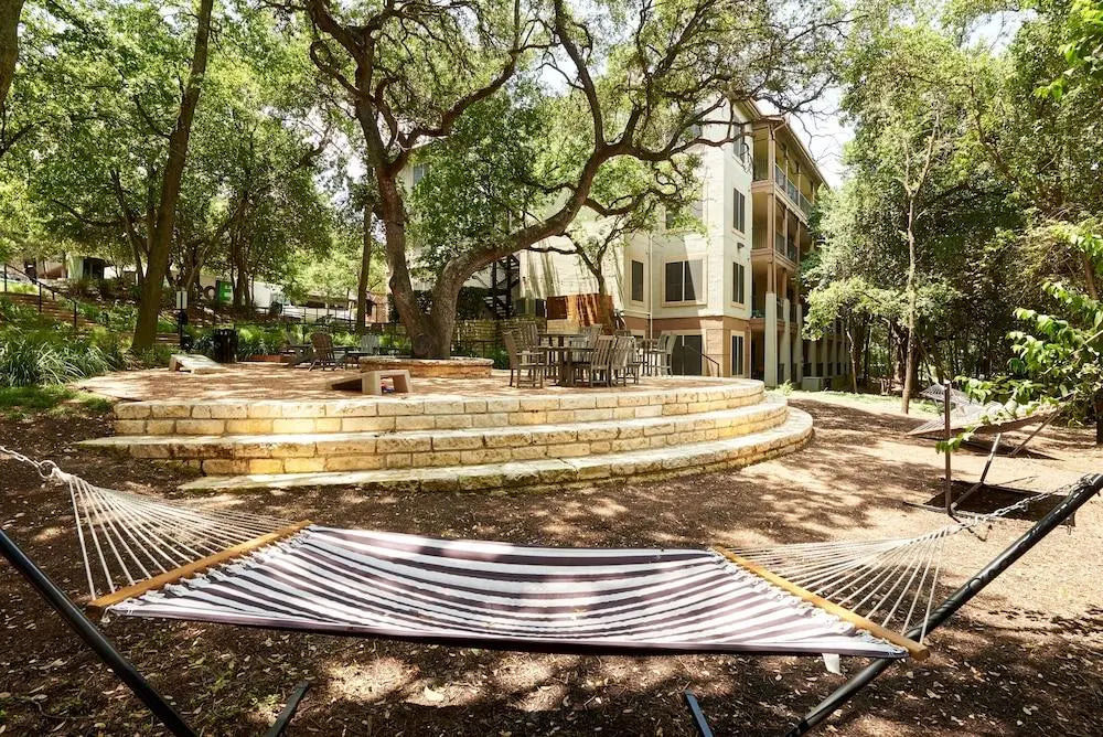 Artsy South Congress Suites by Sonder