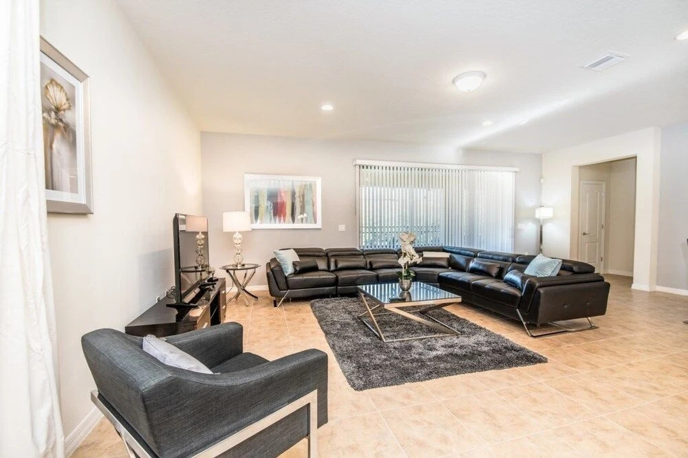 Windsor at Westside - 8891QIN