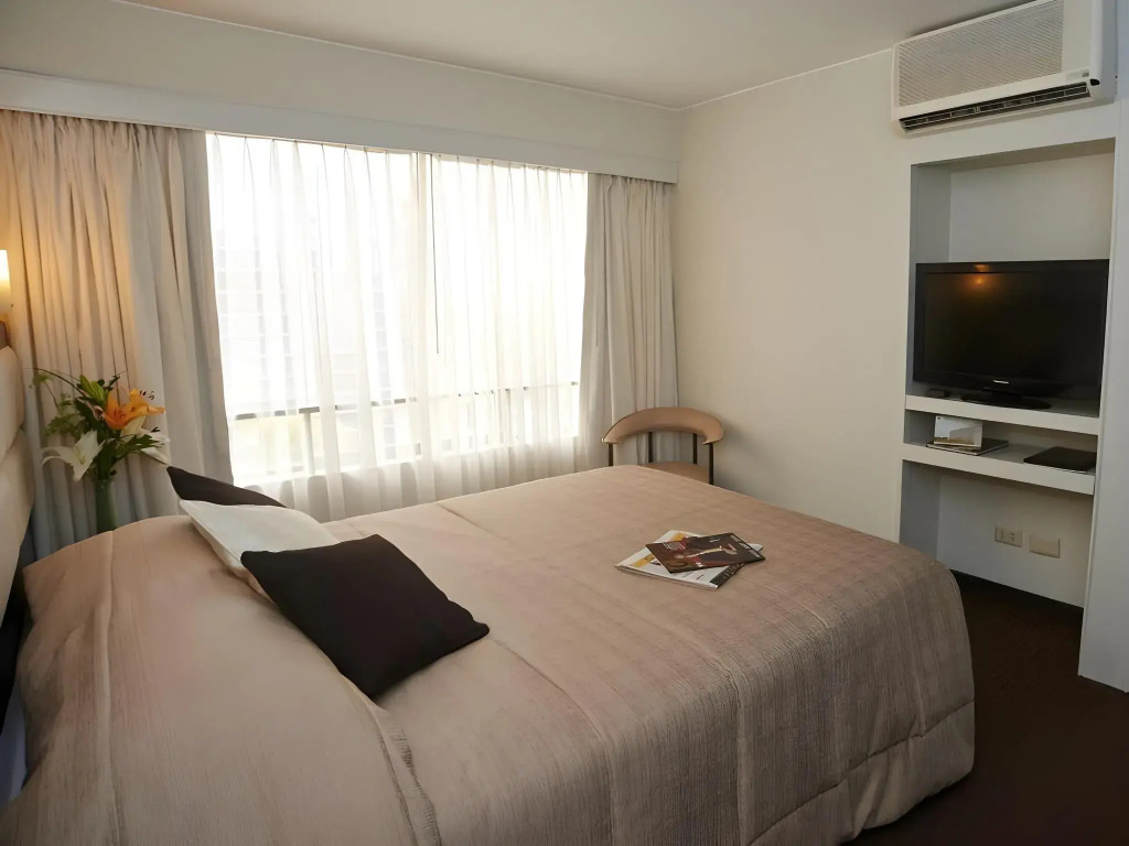Roosevelt Hotel & Suites