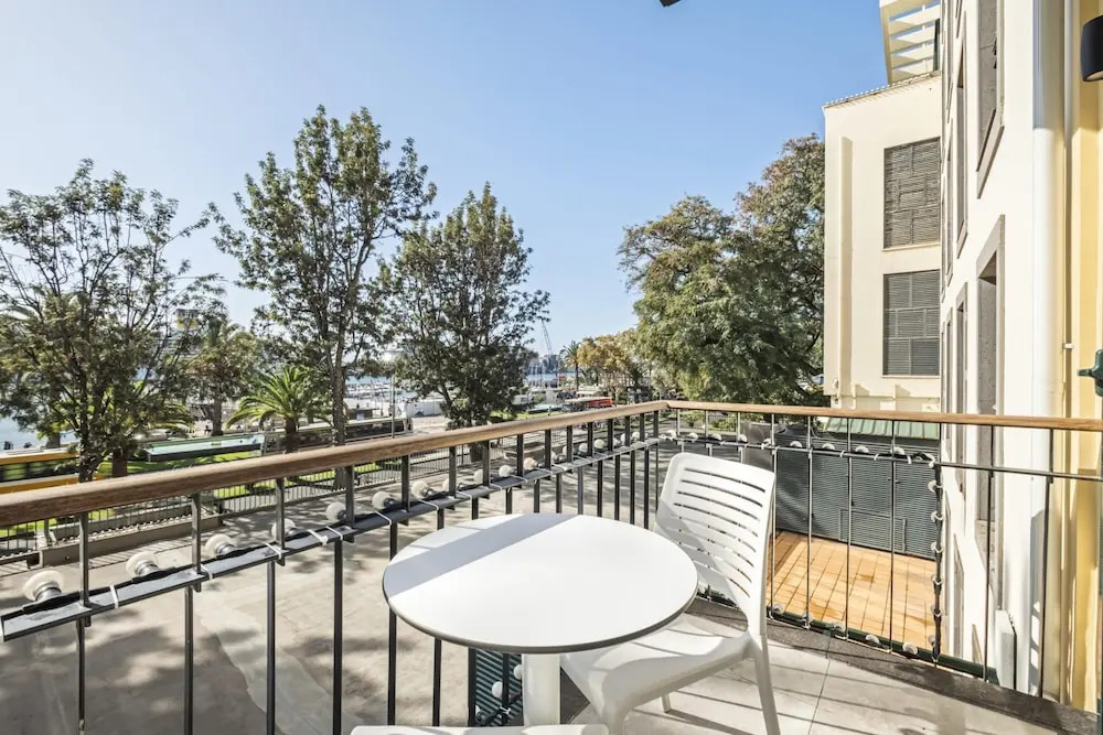 King David Suites 201 by Homie