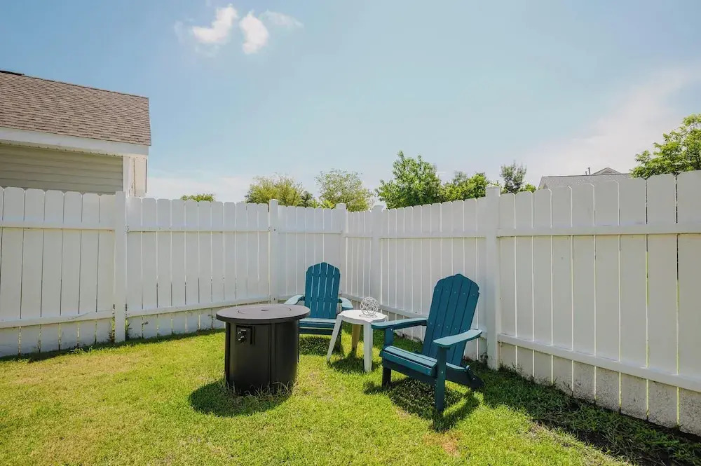 Saltee Cove Coastal Getaway - Charming 3 Bedroom/2.5 Bath Lowcountry Cottage
