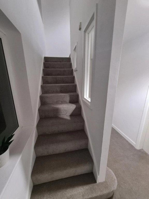 6 Bed sleeps 7, 1 mile from M54 i54 Jaguar Land Rover MOOG