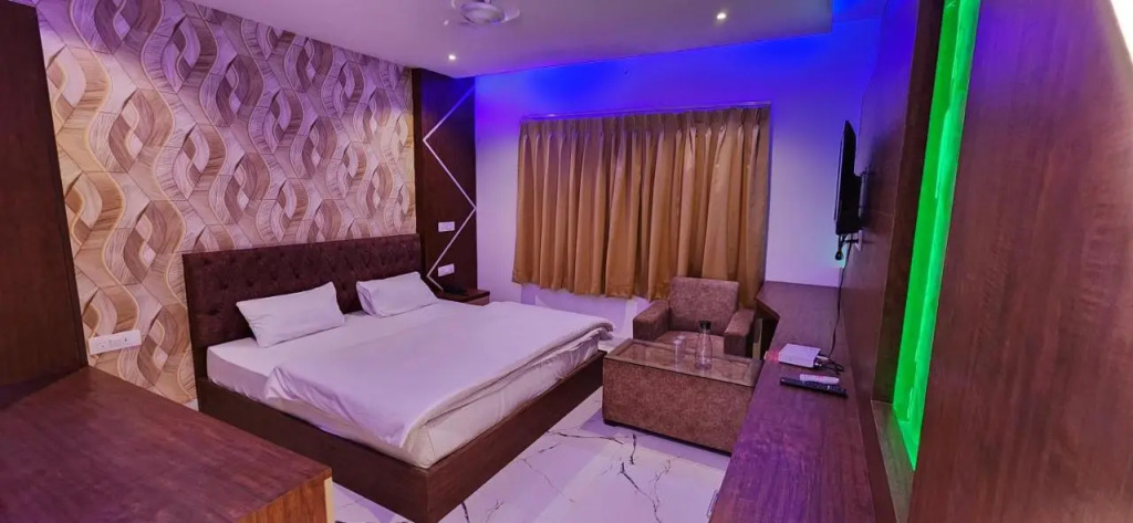 Rbs Hotel & Restaurant