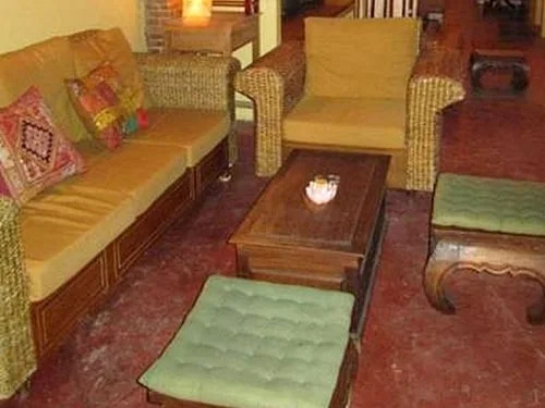 Siam Tulip Guesthouse & Restaurant