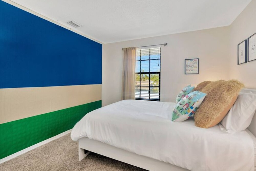 Huge 8BR wHTD Pool Ensuites Games Near Beach