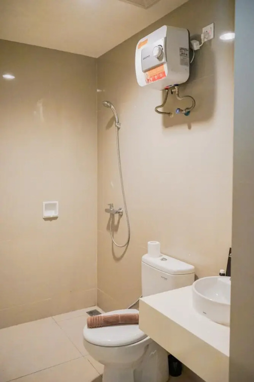 Spacious and Cozy 1Br at Tree Park Apartment