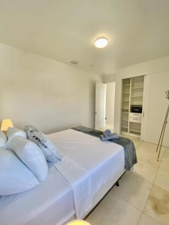 Family 3BR House W Amazing Private Pool Parking