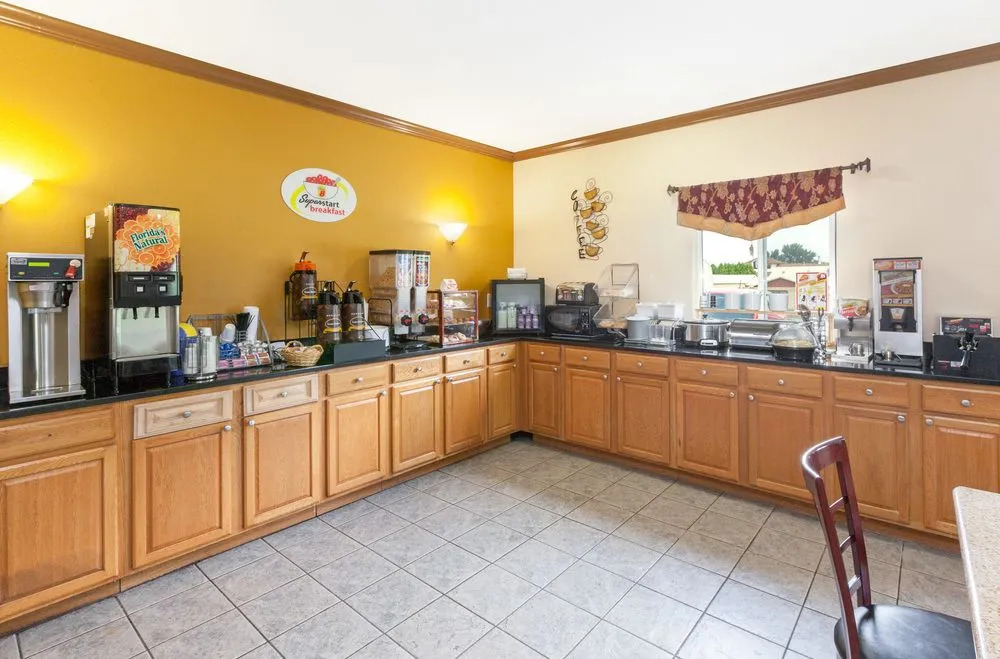 Super 8 Big Rapids MI