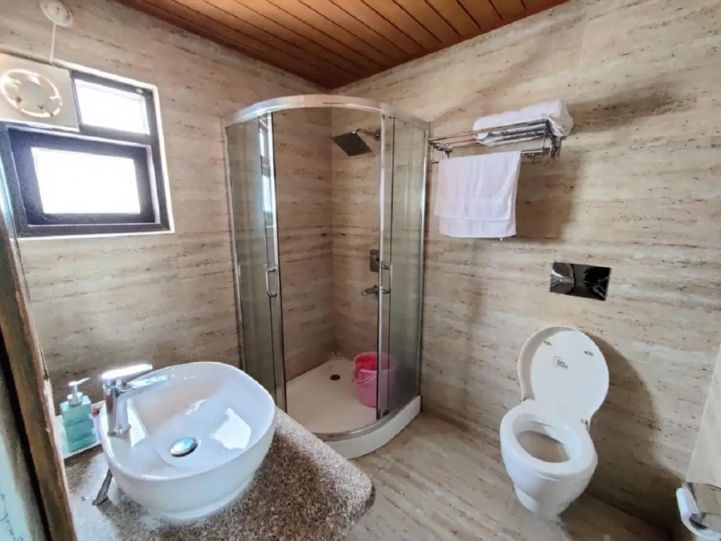 Boros Resorts Binsar