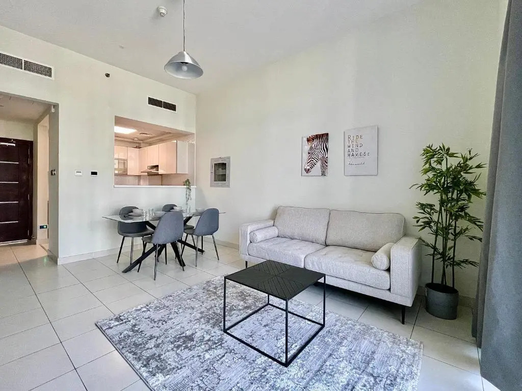 Park View & Spacious One Bedroom Apartment