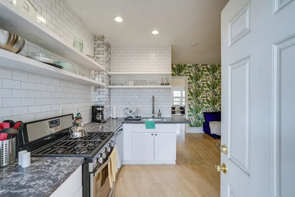 Bright Minneapolis Apartment - 1 Mi to Downtown!