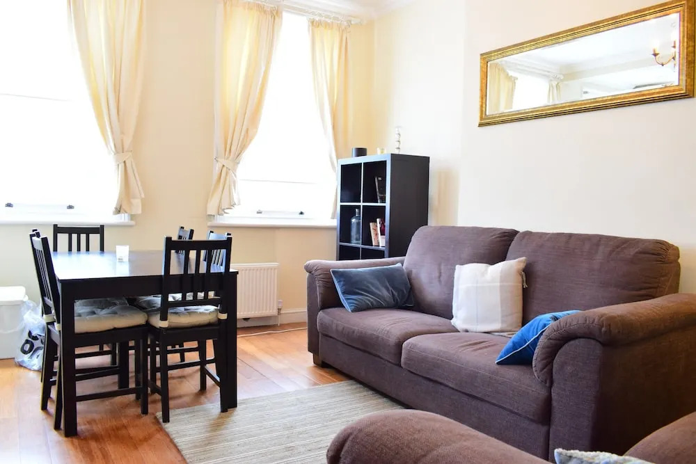Kensington 2 Bedroom Flat