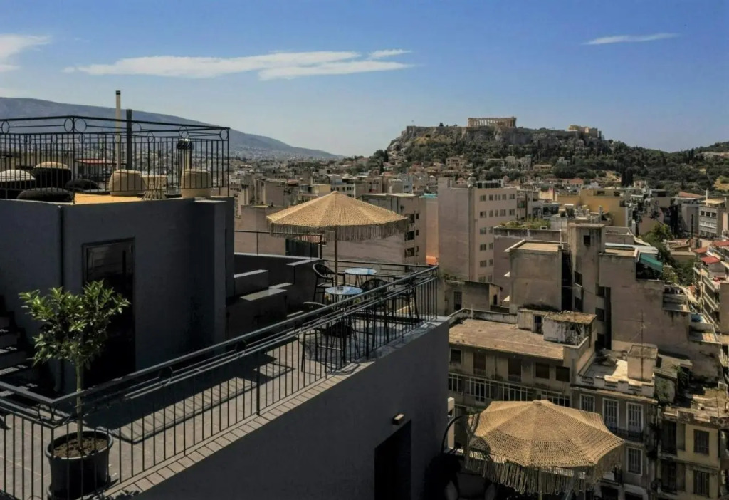 Play Theatrou Athens a member of Brown Hotels