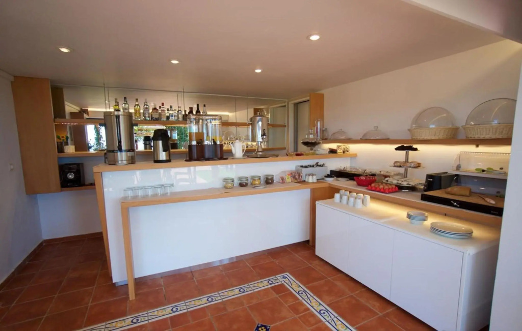 Felix Residence