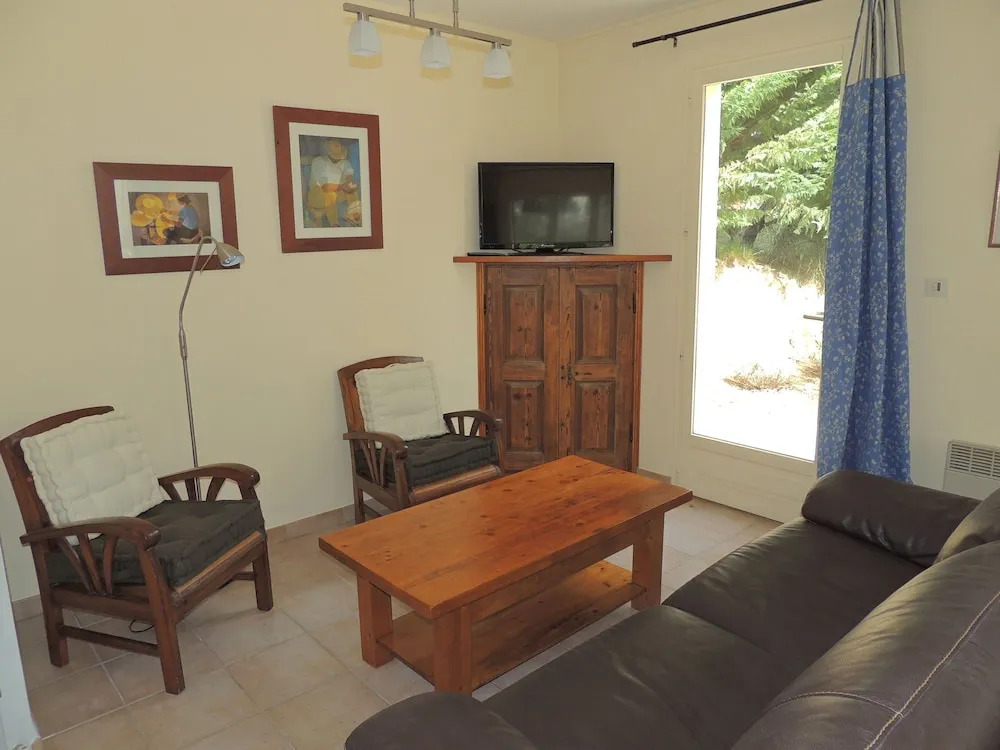 Holiday Home in Buisson With Private Pool