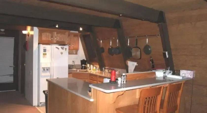 RedAwning Northwoods Cabin