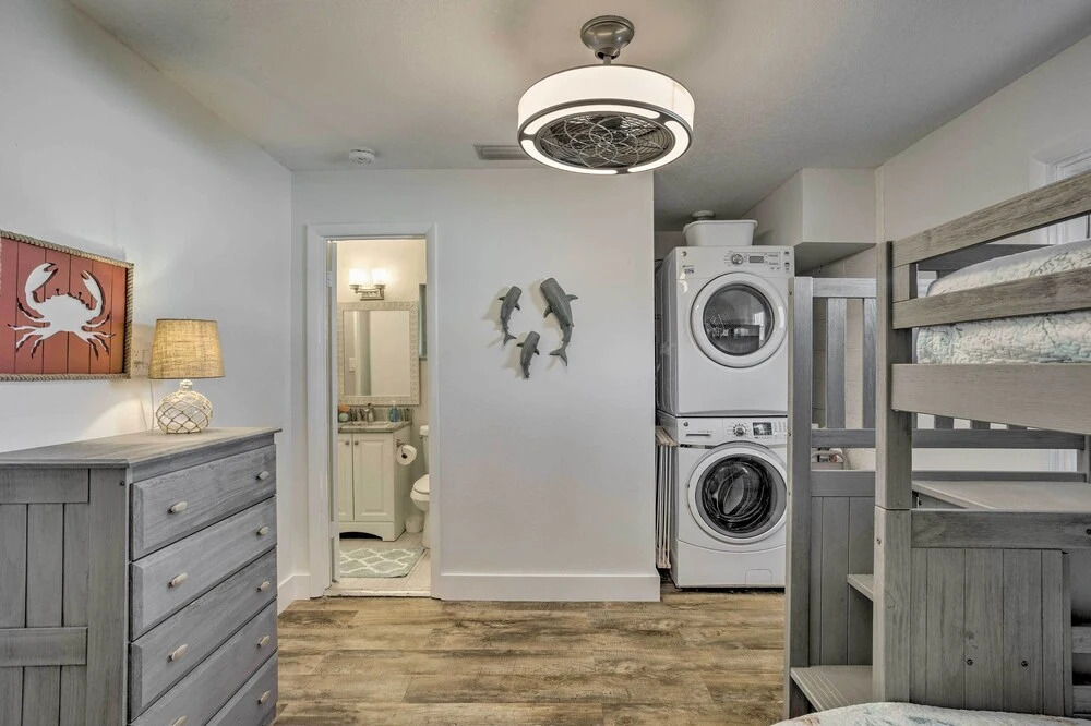 Dog-friendly Jensen Beach Home < 3 Mi to Ocean!