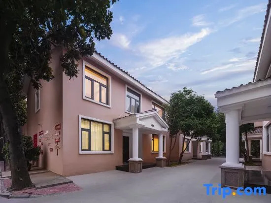 Century Star Holiday Hotel (Nanyang Beijing Avenue Branch)
