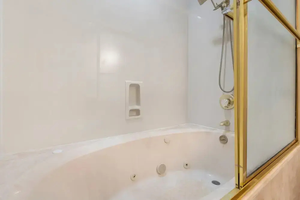 All Fore the Best - Onsite Amenities