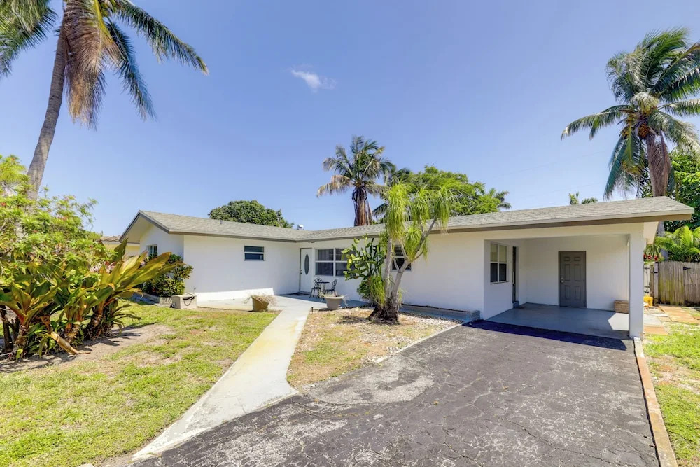 1 Mi to Sand! Deerfield Beach Home w/ Patio
