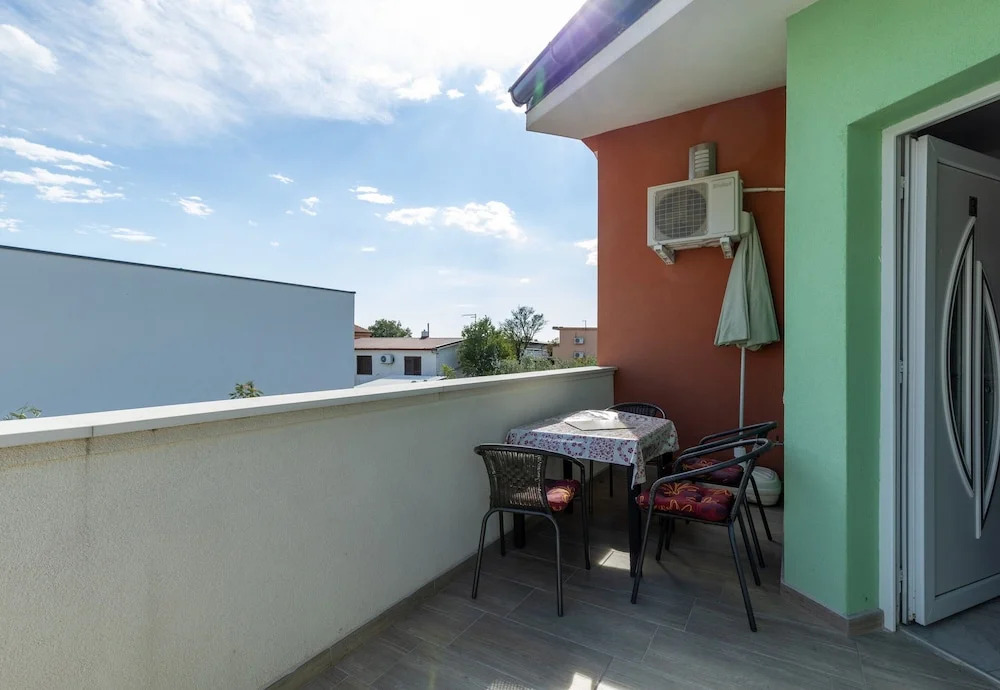 Seaview Apt Near Paklenica 4 Close To Sea
