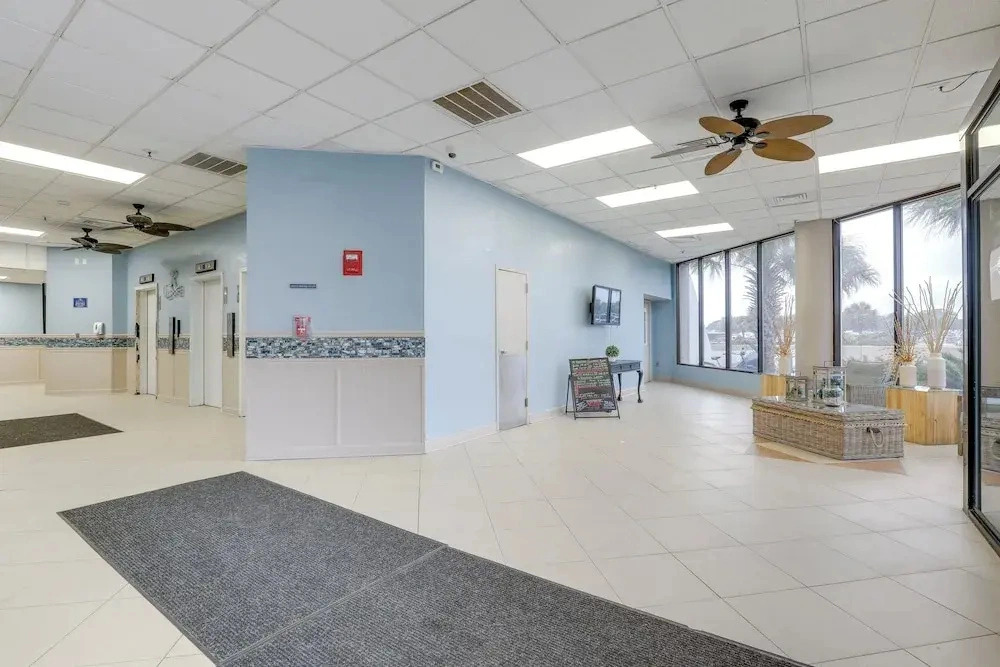 Resort Perks! Spacious Studio w/ Ocean Views