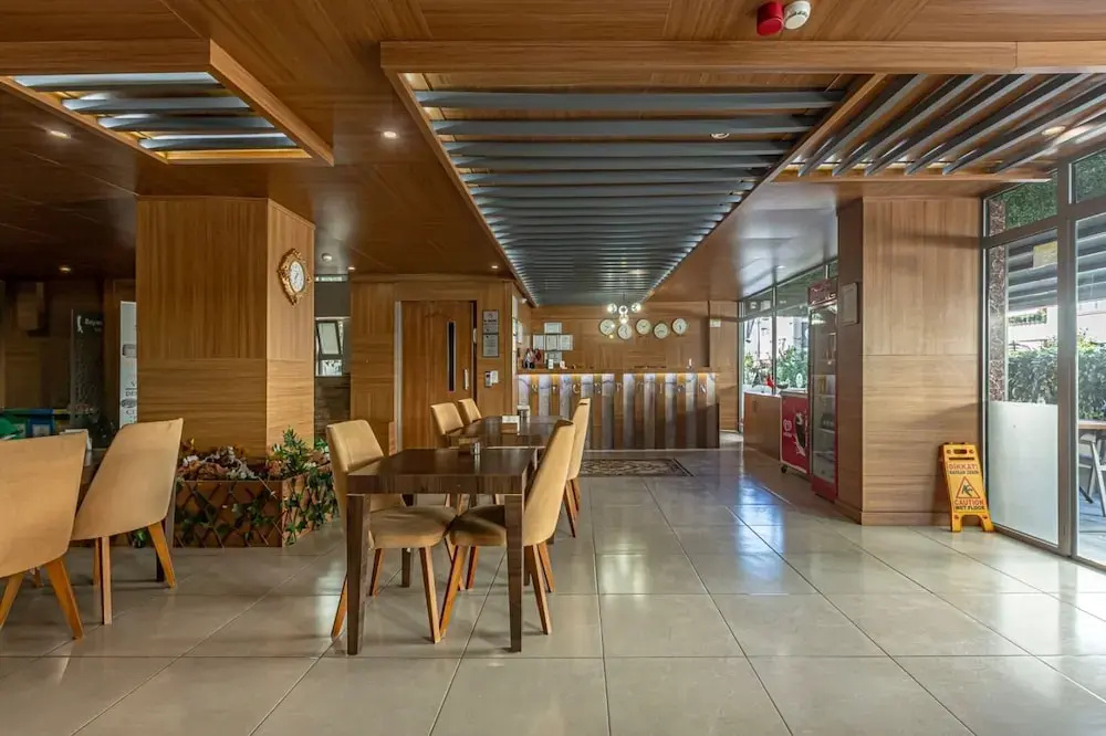 Seven City Hotel