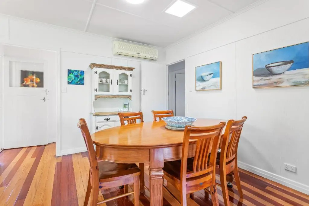 Artists Cottage - Cosy Home in Quiet Leafy Street