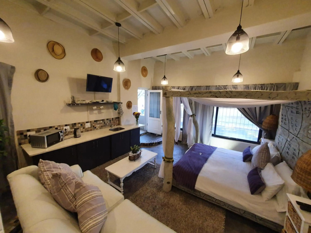 Bedrock Honeymoon Studio En-suite