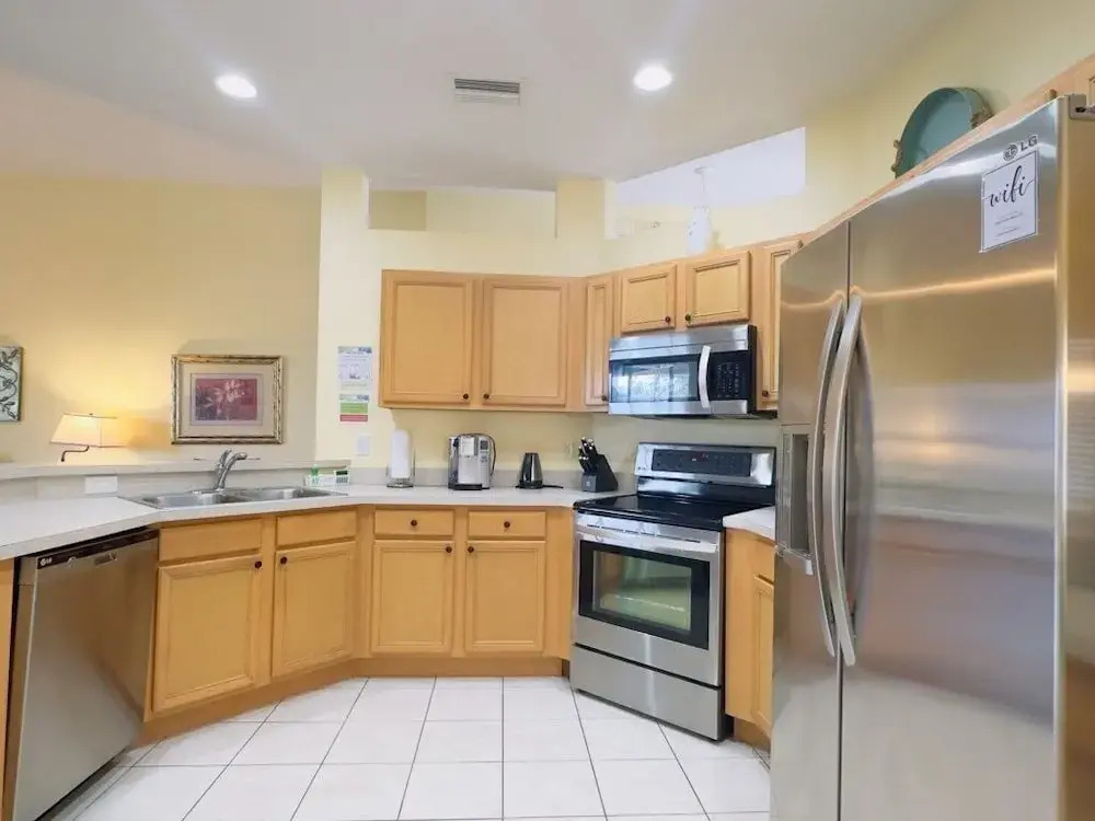 Fantastic 4 Bed Home With Private Pool & Spa 137mh 4 Bedroom Villa by RedAwning