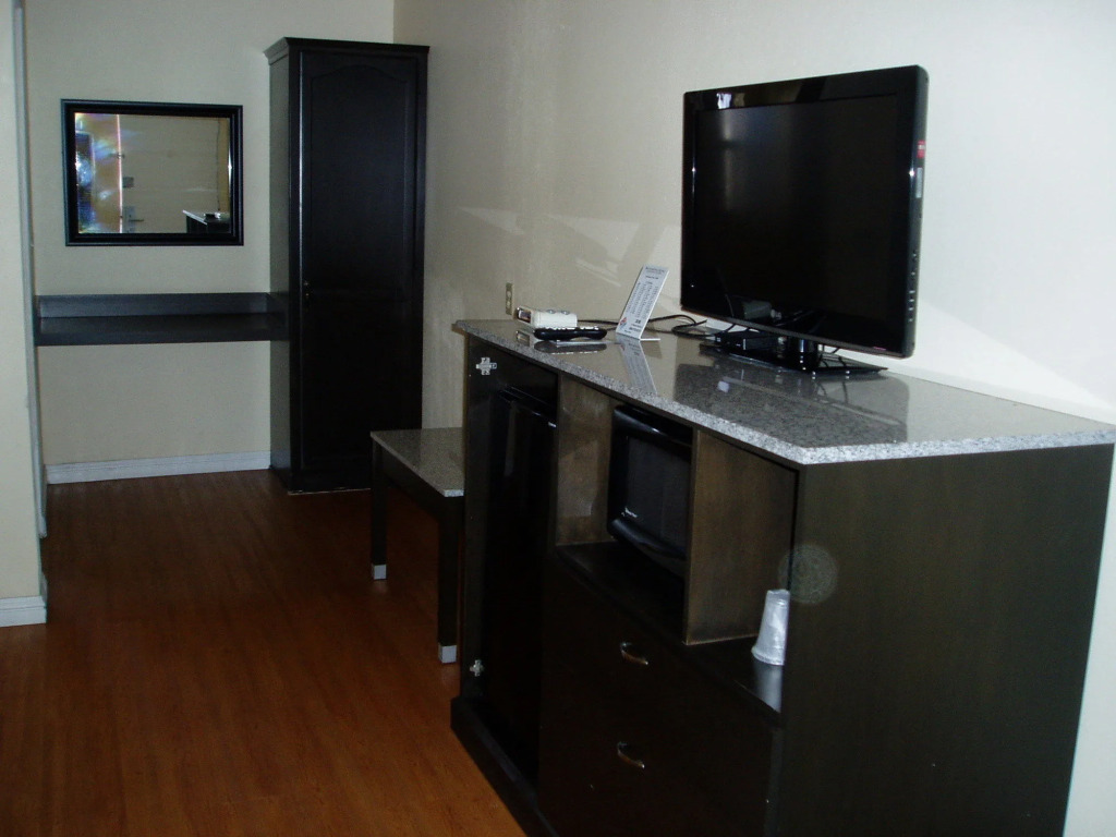 Rockview Inn and Suites - Morro Bay CA