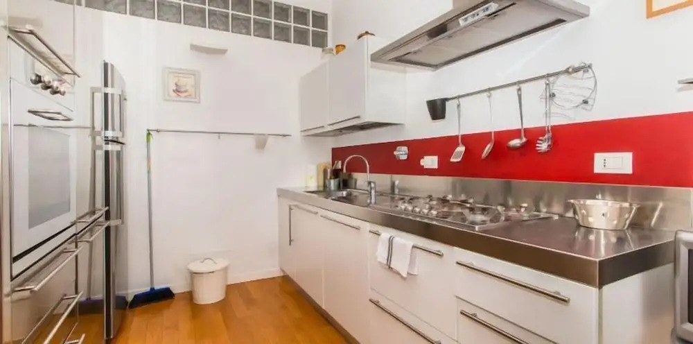 Pozzo Strada Bright Apartment - with Balconies