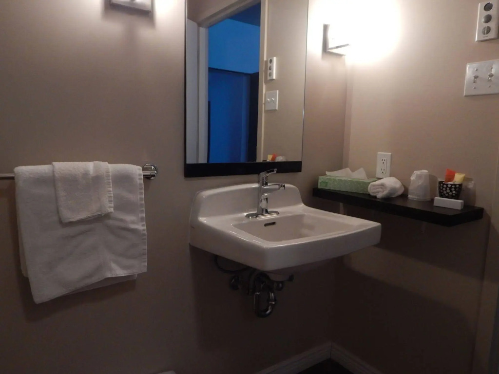Hôtel-Motel 1212