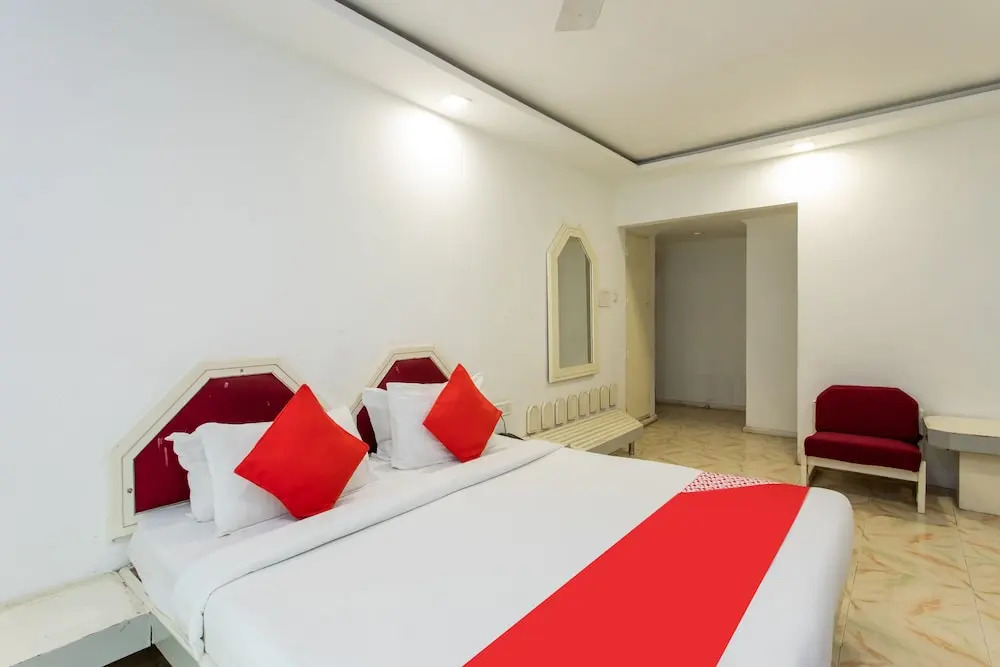 OYO Flagship 140 Amaltas AB Road