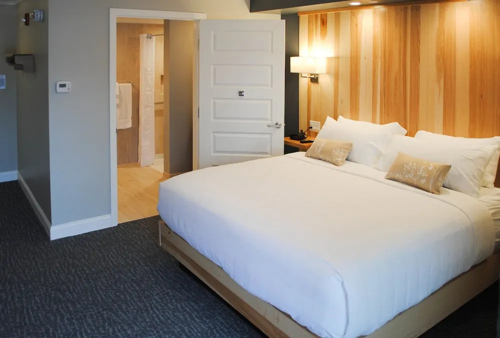 Center Harbor Inn