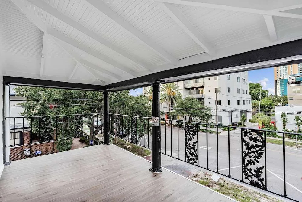 Satoshi Hideout Living