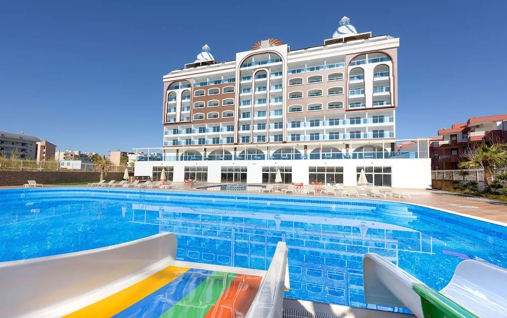 Albahir Deluxe Hotel
