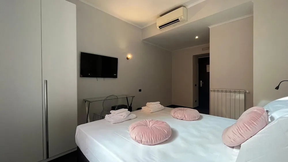 Cloud 9 Hotel