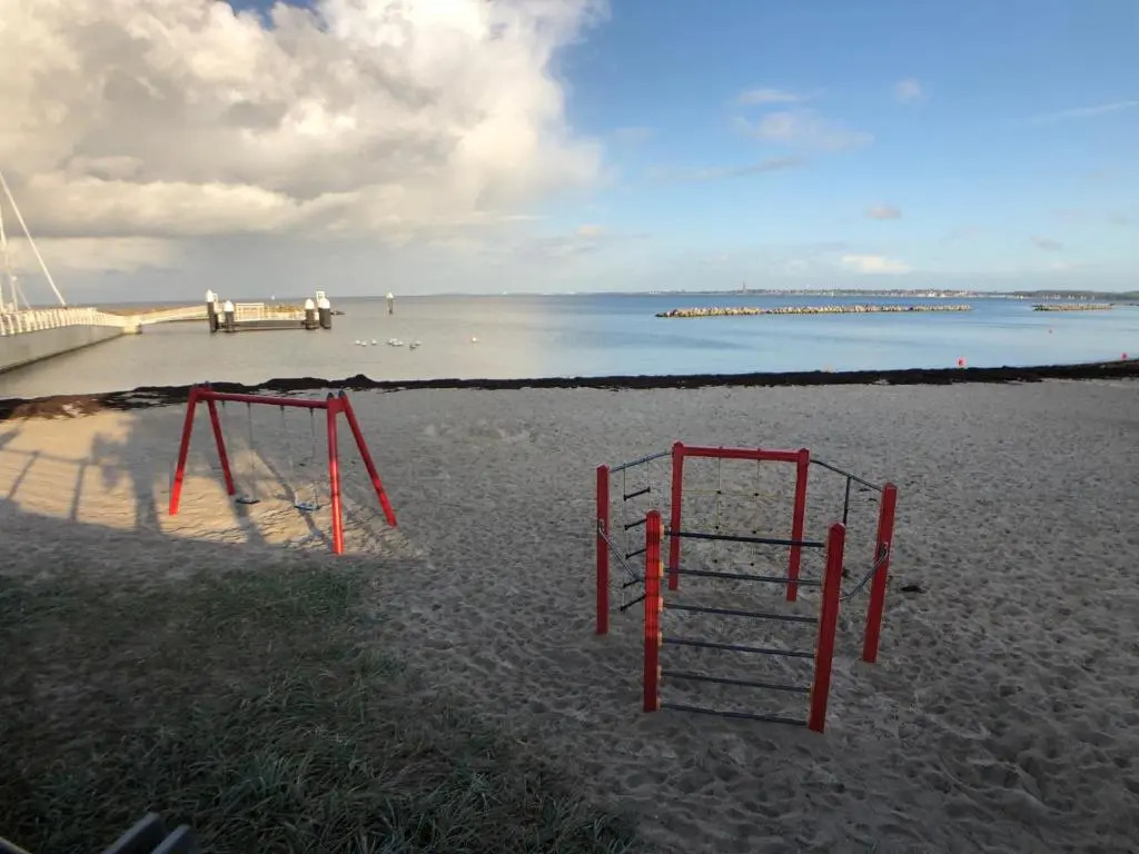 Nur 50m zum Yachthafen und 100m zum Strand