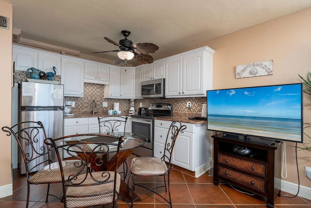 Estero Beach & Tennis Apartment 7300-1206A
