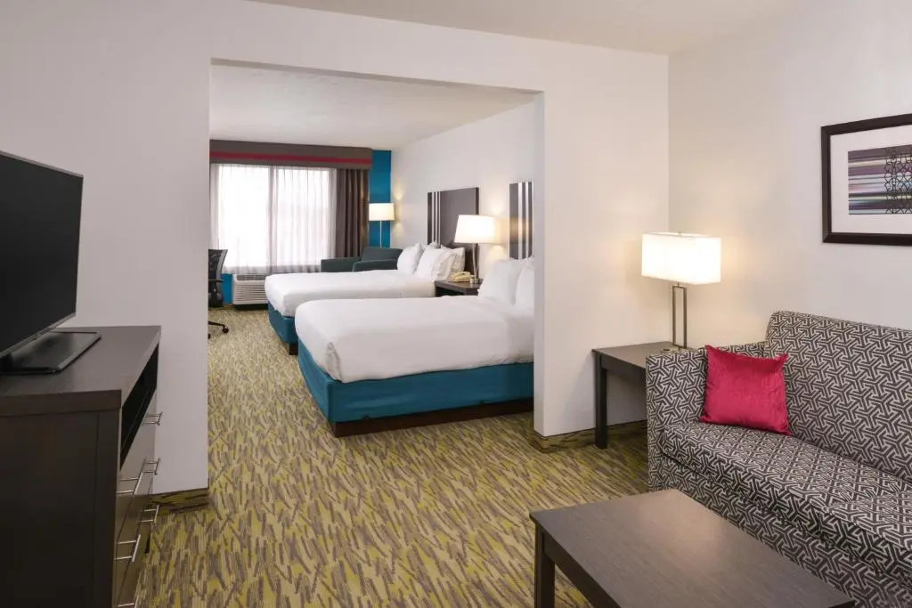 Holiday Inn Express Hotel & Suites Omaha West by IHG